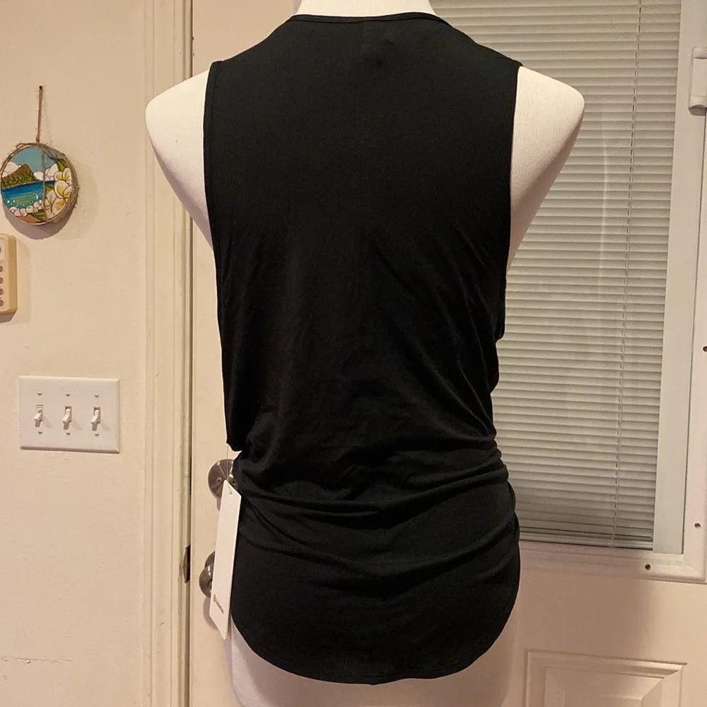 Brand new flow y 2-in-1 yoga tank - Picture 2 of 3